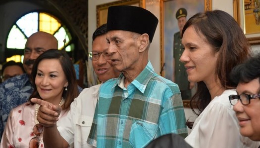 LAWATAN YB MENTERI KKMM KE KEDIAMAN SENIMAN VETERAN, TAN SRI JINS SHAMSUDDIN